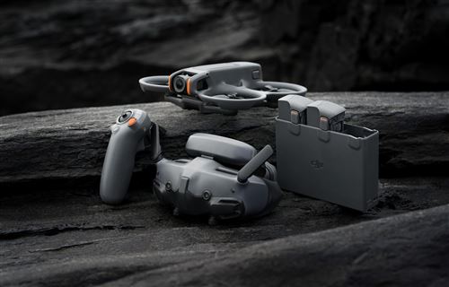 Pack-Drone-DJI-Avata-2-Stabilisateur-RC-Motion-3-Casque-Googles-3-3-batteries-3.jpg DJI Avata 2 Fly More Combo Drone – Immersiv Flyveoplevelse med 3 Batterier