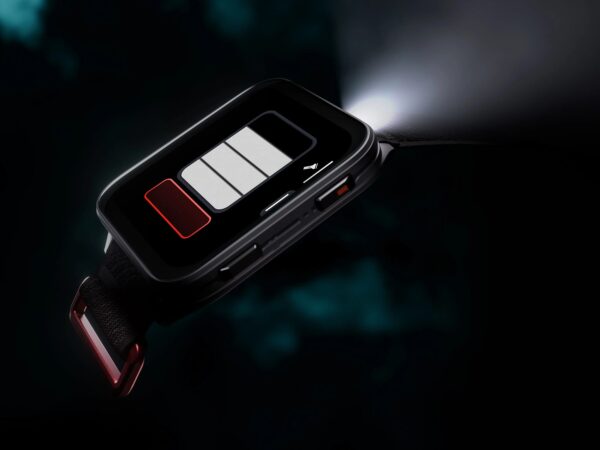 Et slankt og let smartur med GPS, en ultralyse 2″ AMOLED-skærm og avancerede funktioner til træning og sundhed.